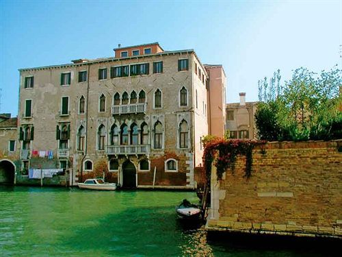 Bed and breakfast At A Palazzo